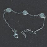 Pulsera delicada tipo rolo con 3 medallones pavé de diamantes