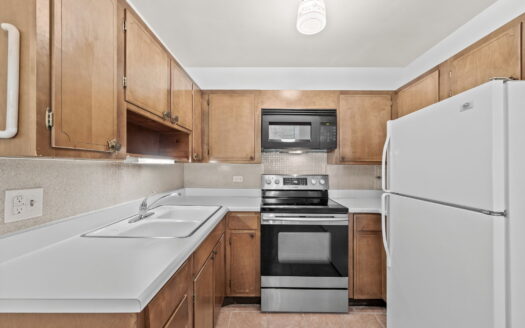 755 S Clinton St #7B