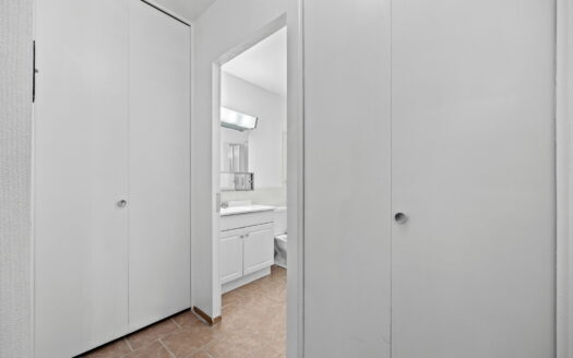 755 S Clinton St #7B