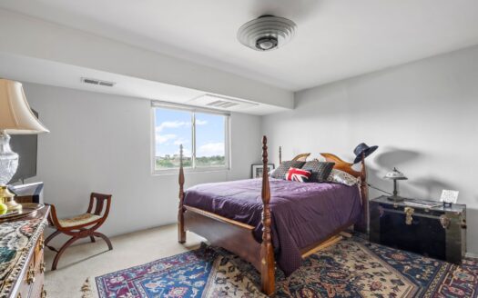 800 N Washington St #1010