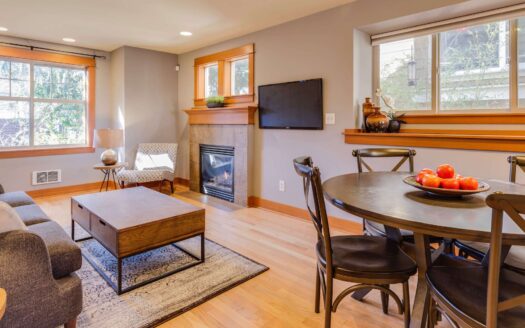 Modern Penthouse Apartment